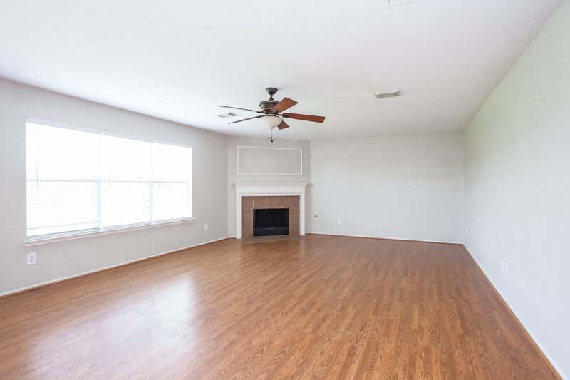 3,220/Mo, 1107 Sapling Crest Ct Fresno, TX 77545 Living Roomlarge View