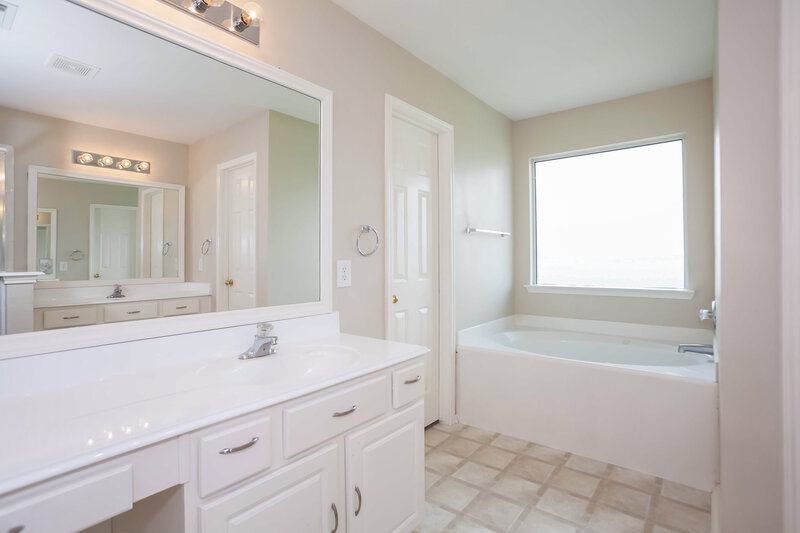 3,220/Mo, 1107 Sapling Crest Ct Fresno, TX 77545 Master Bathroomlarge View