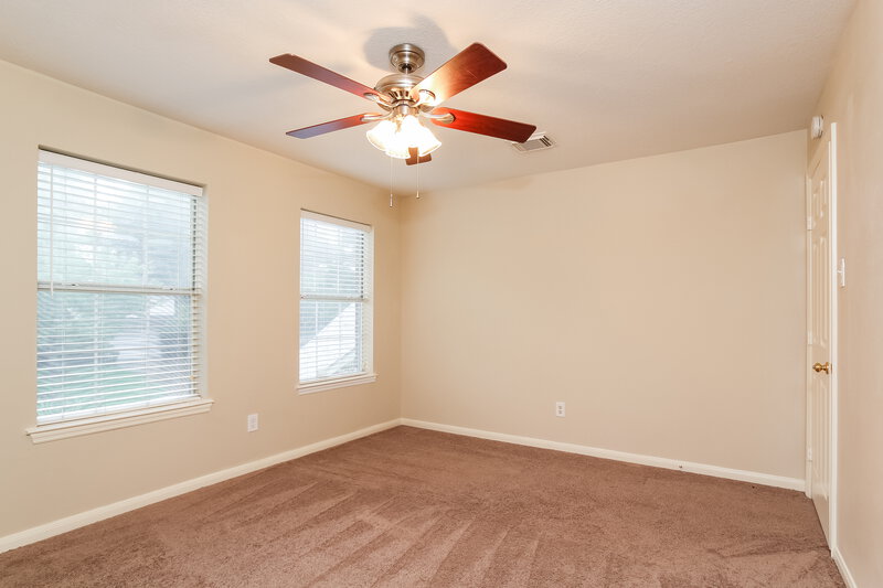 2,190/Mo, 20914 Lake Park Trl Humble, TX 77346 Master Bedroom View