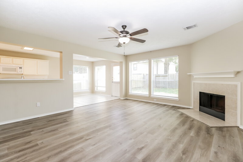 2,200/Mo, 5231 Timber Quail Dr Humble, TX 77346 Living Room View 3