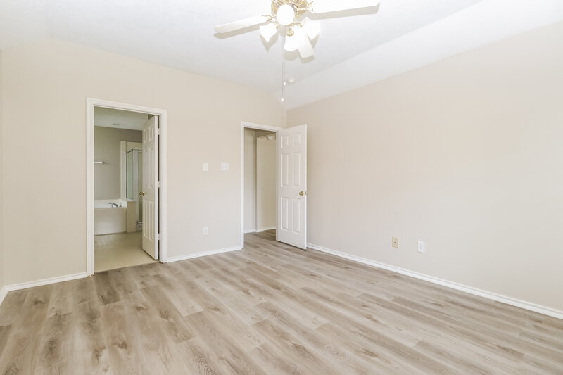 2,200/Mo, 5231 Timber Quail Dr Humble, TX 77346 Main Bedroom View