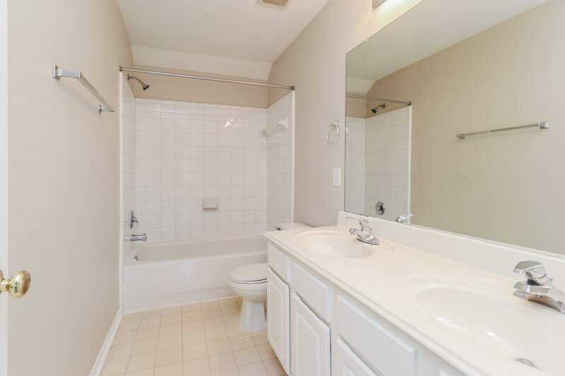 2,200/Mo, 5231 Timber Quail Dr Humble, TX 77346 Bathroom View