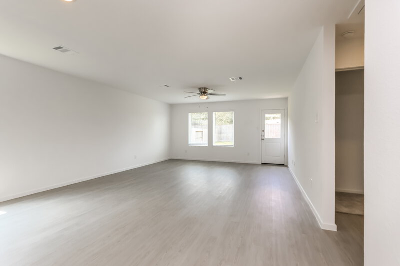 1,645/Mo, 464 Shoreview Dr Conroe, TX 77303 Living Room View