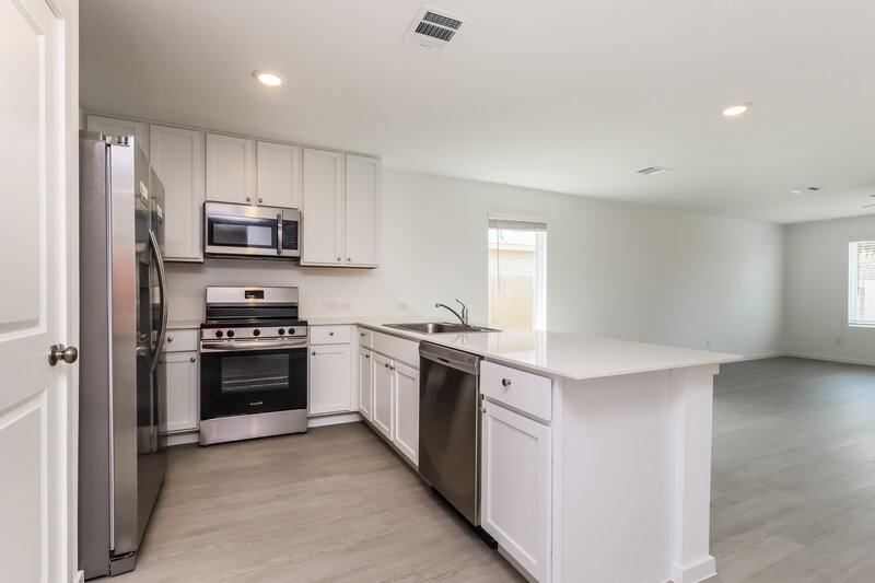 1,645/Mo, 464 Shoreview Dr Conroe, TX 77303 Kitchen View