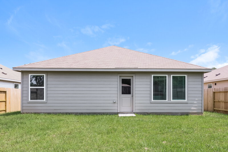 1,645/Mo, 464 Shoreview Dr Conroe, TX 77303 Rear View