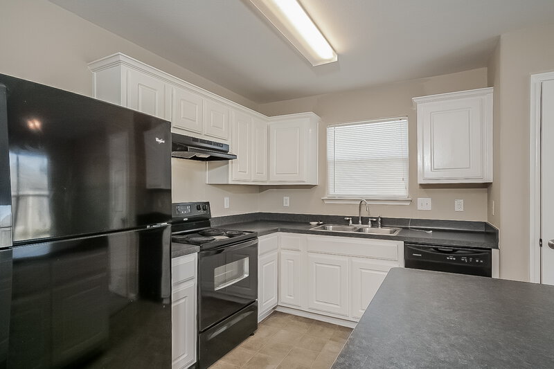 1,875/Mo, 7215 Shining Mist Ln Richmond, TX 77469 Kitchen View