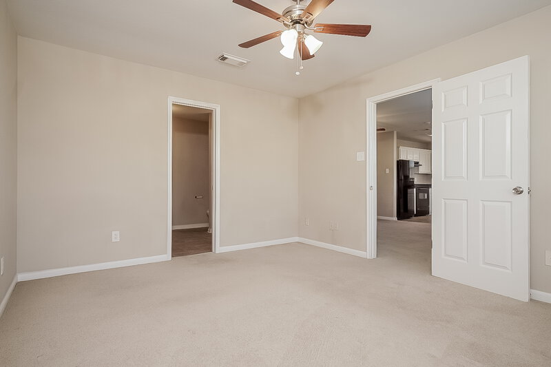 1,875/Mo, 7215 Shining Mist Ln Richmond, TX 77469 Master Bedroom View 2