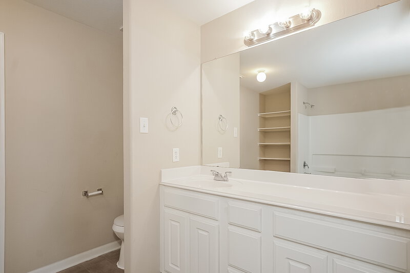 1,875/Mo, 7215 Shining Mist Ln Richmond, TX 77469 Master Bathroom View