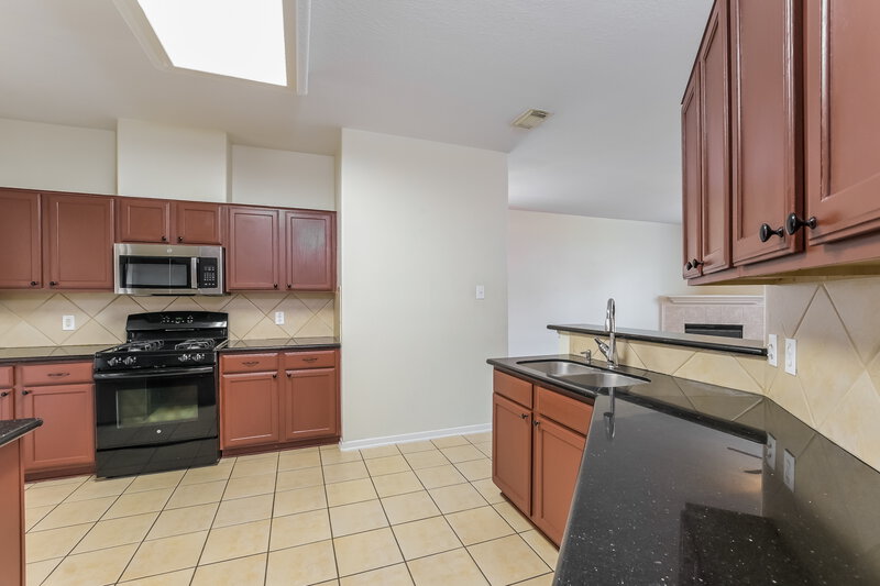 2,220/Mo, 12226 Carriage Oak Cir Humble, TX 77346 Kitchen View