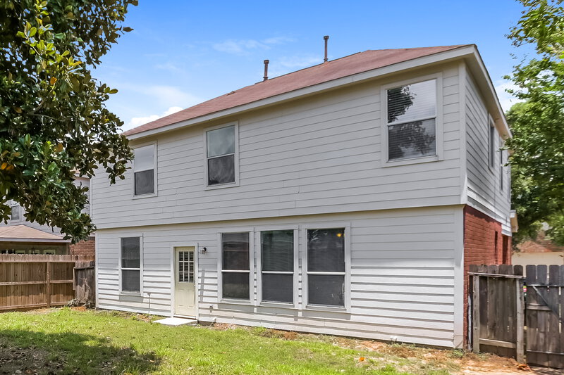 2,220/Mo, 12226 Carriage Oak Cir Humble, TX 77346 Rear View