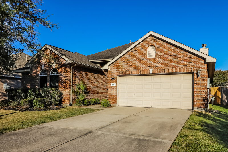 2,515/Mo, 805 Hallmark Oak St Seabrook, TX 77586 Front View