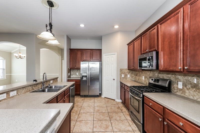 2,515/Mo, 805 Hallmark Oak St Seabrook, TX 77586 Kitchen View