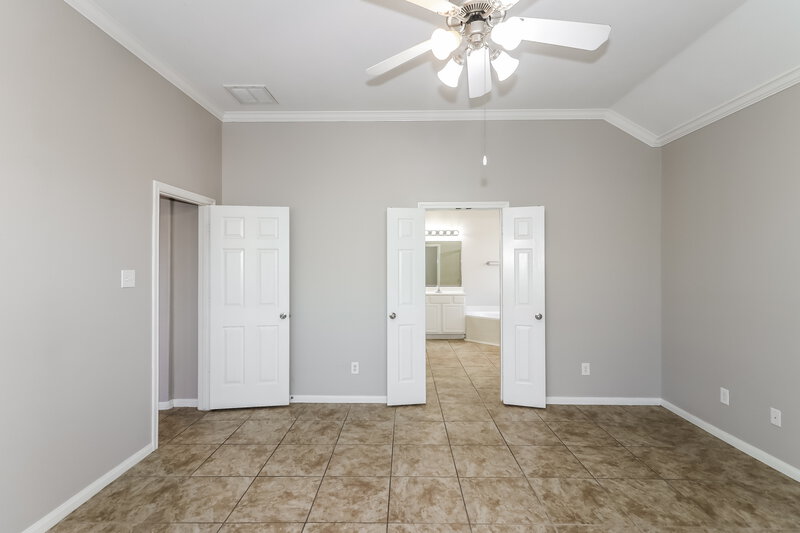 2,515/Mo, 805 Hallmark Oak St Seabrook, TX 77586 Main Bedroom View