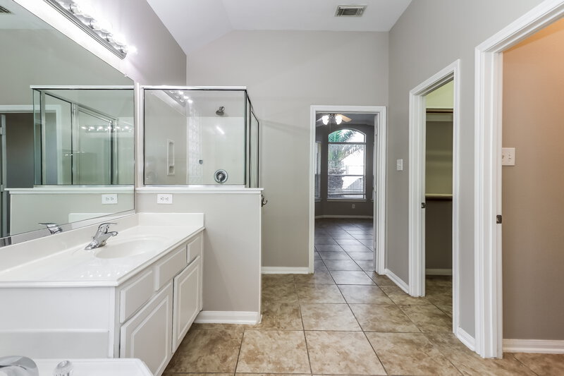 2,515/Mo, 805 Hallmark Oak St Seabrook, TX 77586 Main Bathroom View