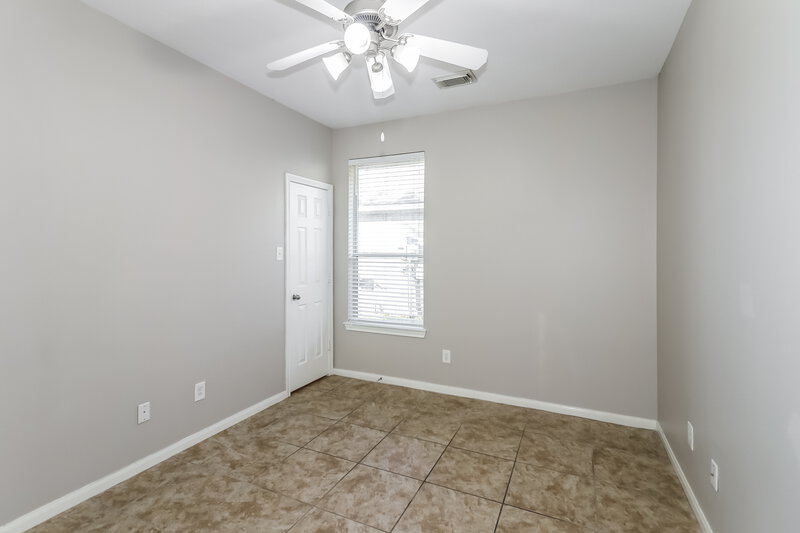 2,515/Mo, 805 Hallmark Oak St Seabrook, TX 77586 Bedroom View