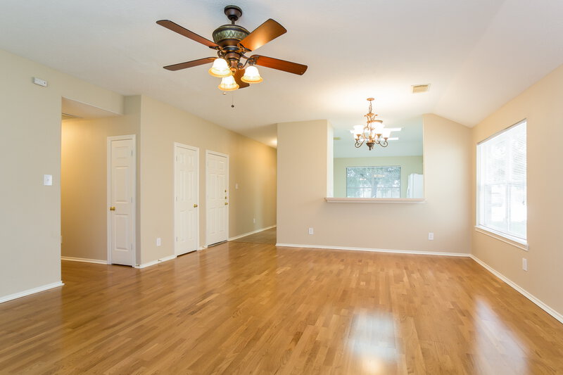 1,710/Mo, 18503 Atasca Woods Way Humble, TX 77346 Living Room View 3