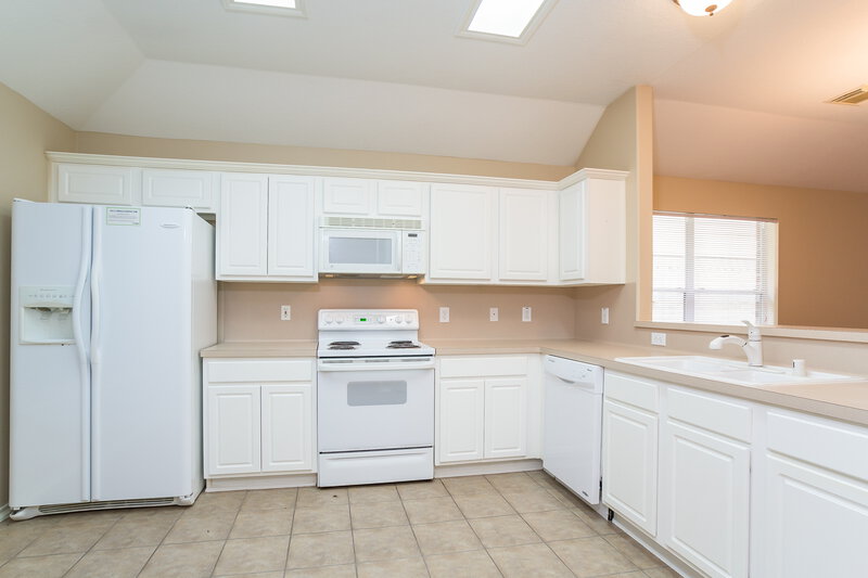 1,710/Mo, 18503 Atasca Woods Way Humble, TX 77346 Kitchen View