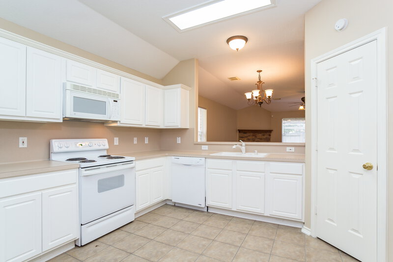 1,710/Mo, 18503 Atasca Woods Way Humble, TX 77346 Kitchen View 2