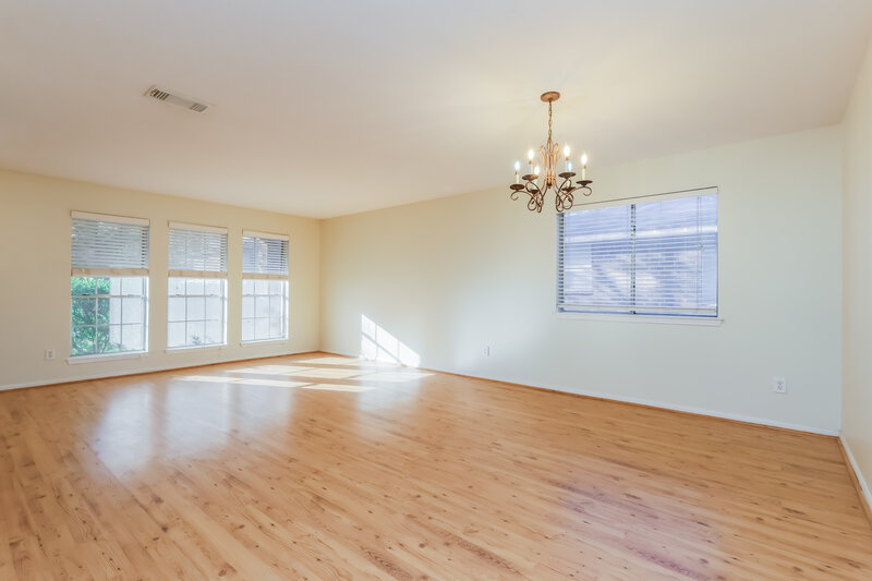 1,925/Mo, 2715 Fox View Cir Spring, TX 77386 Living Room View 2