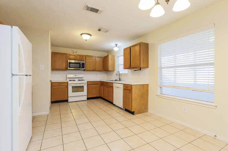 1,925/Mo, 2715 Fox View Cir Spring, TX 77386 Kitchen View 2