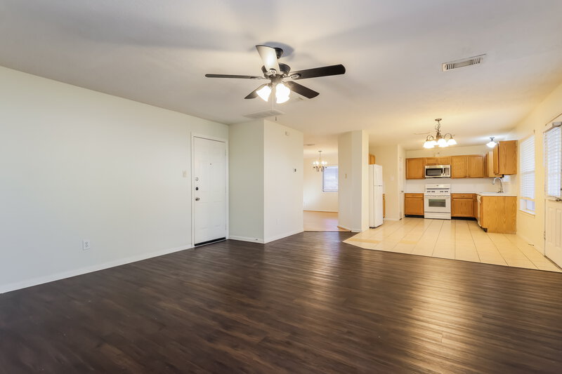 1,925/Mo, 2715 Fox View Cir Spring, TX 77386 Family Room View 2