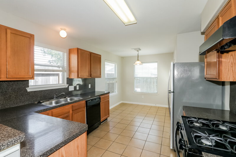 1,985/Mo, 14227 Noahs Landing Ln Houston, TX 77047 Kitchen View