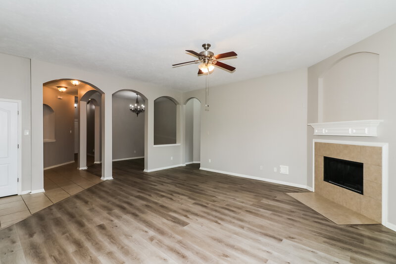 2,325/Mo, 3951 Eastland Lake Dr Richmond, TX 77406 Living Room View 2