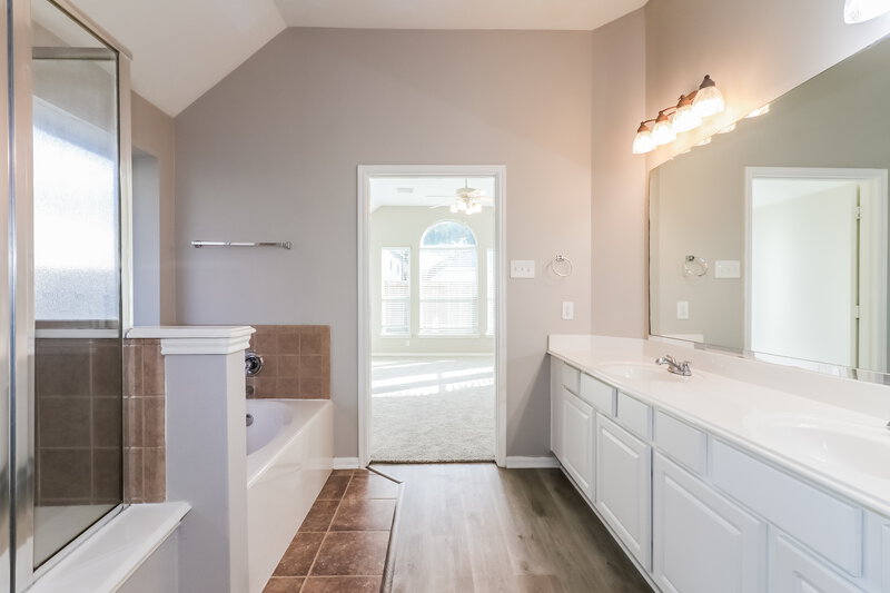 2,325/Mo, 3951 Eastland Lake Dr Richmond, TX 77406 Bathroom View