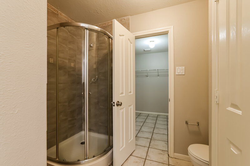 1,720/Mo, 22926 Sugar Bear Dr Spring, TX 77389 Main Bathroom View 2