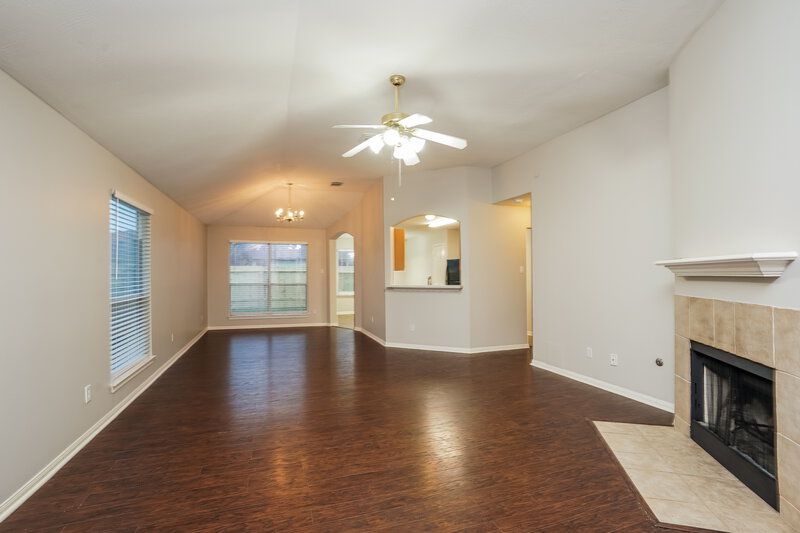 2,035/Mo, 3631 Liberty Square Trl Fresno, TX 77545 Living Room View