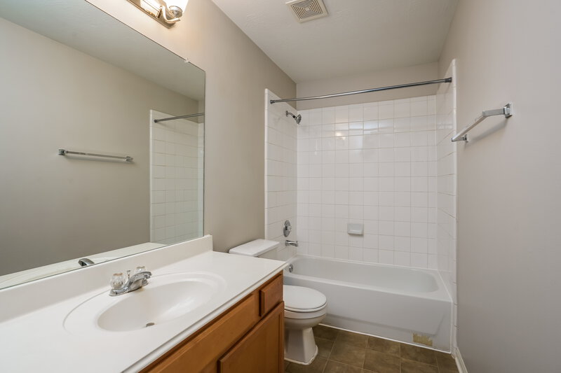 2,035/Mo, 3631 Liberty Square Trl Fresno, TX 77545 Bathroom View