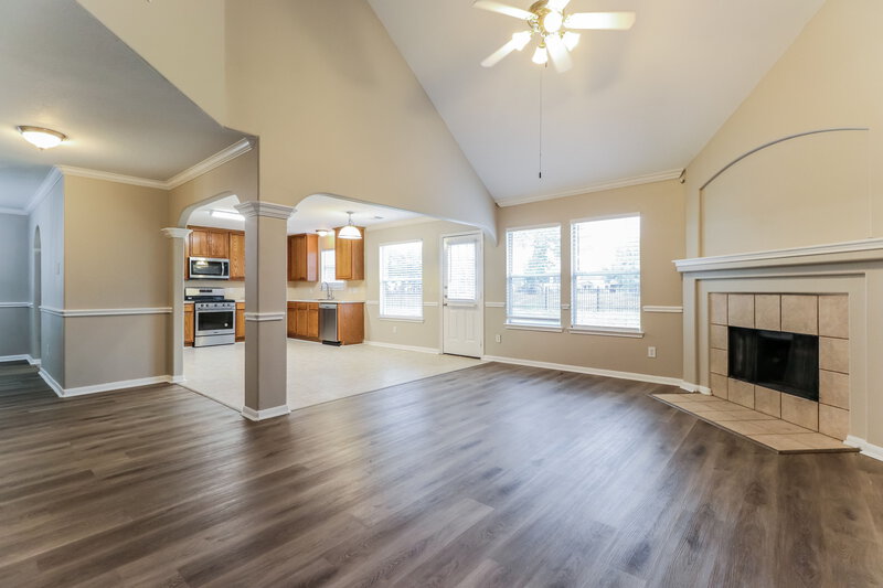 2,385/Mo, 3311 Manor Tree Ln Houston, TX 77068 Living Room View 2