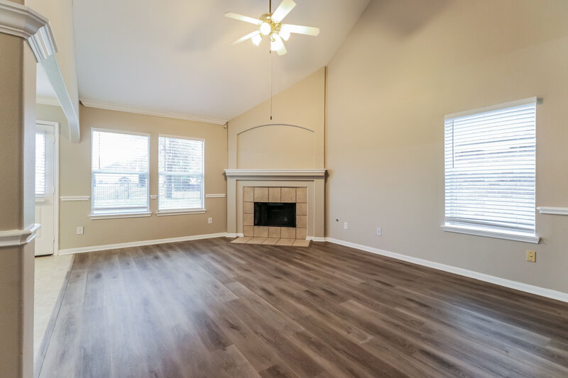 2,385/Mo, 3311 Manor Tree Ln Houston, TX 77068 Living Room View 3