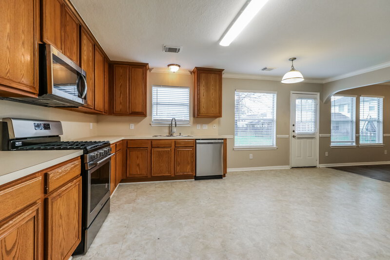 2,385/Mo, 3311 Manor Tree Ln Houston, TX 77068 Kitchen View 2