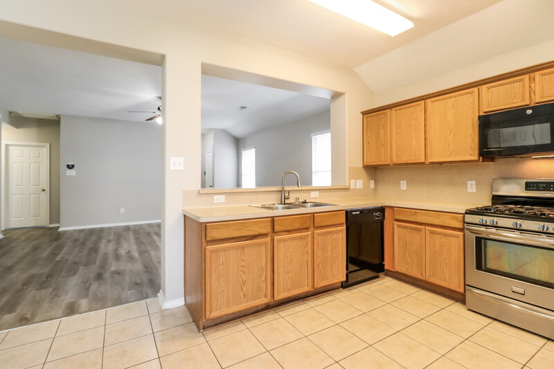 1,840/Mo, 8707 Farm Ridge Ln Humble, TX 77338 Kitchen View
