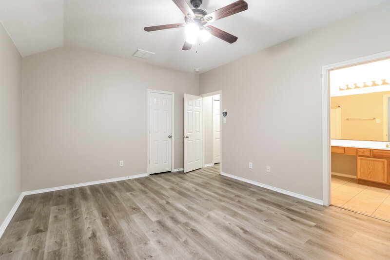1,840/Mo, 8707 Farm Ridge Ln Humble, TX 77338 Main Bedroom View 2