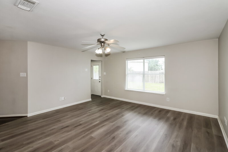 1,775/Mo, 6919 Garnet Trail Ln Richmond, TX 77469 Living Room View