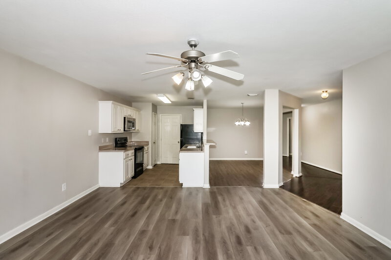 1,775/Mo, 6919 Garnet Trail Ln Richmond, TX 77469 Living Room View 2