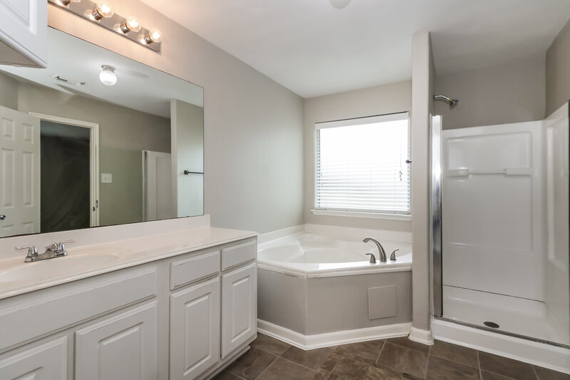 1,775/Mo, 6919 Garnet Trail Ln Richmond, TX 77469 Main Bathroom View