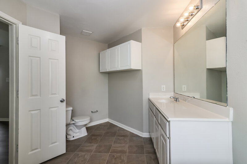1,775/Mo, 6919 Garnet Trail Ln Richmond, TX 77469 Main Bathroom View 2