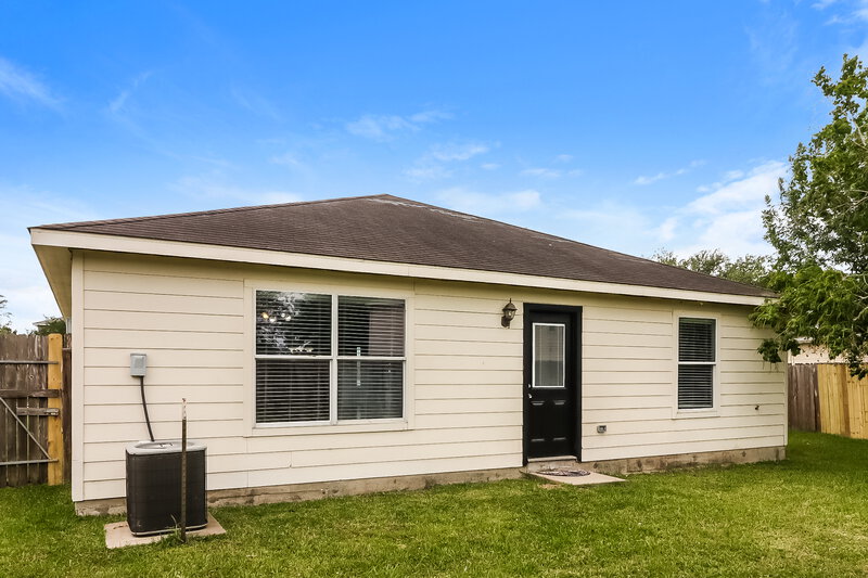 1,775/Mo, 6919 Garnet Trail Ln Richmond, TX 77469 Rear View