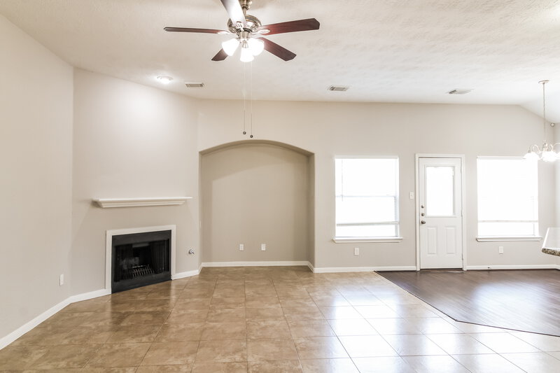 2,160/Mo, 25319 Laurel Green St Spring, TX 77373 Living Room View