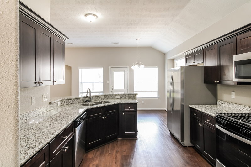 2,160/Mo, 25319 Laurel Green St Spring, TX 77373 Kitchen View