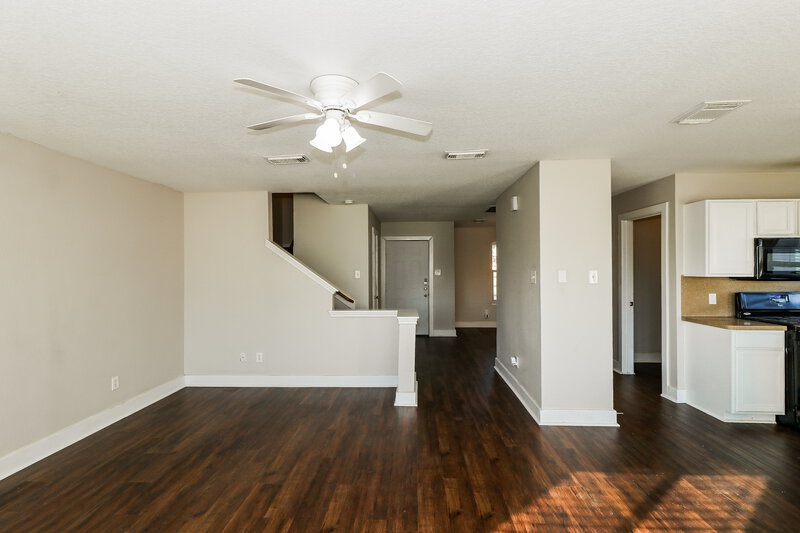 1,690/Mo, 19863 Hidden Shadow Ln Cypress, TX 77433 Living Room View 2