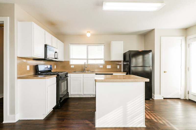 1,690/Mo, 19863 Hidden Shadow Ln Cypress, TX 77433 Kitchen View