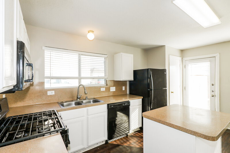 1,690/Mo, 19863 Hidden Shadow Ln Cypress, TX 77433 Kitchen View 2