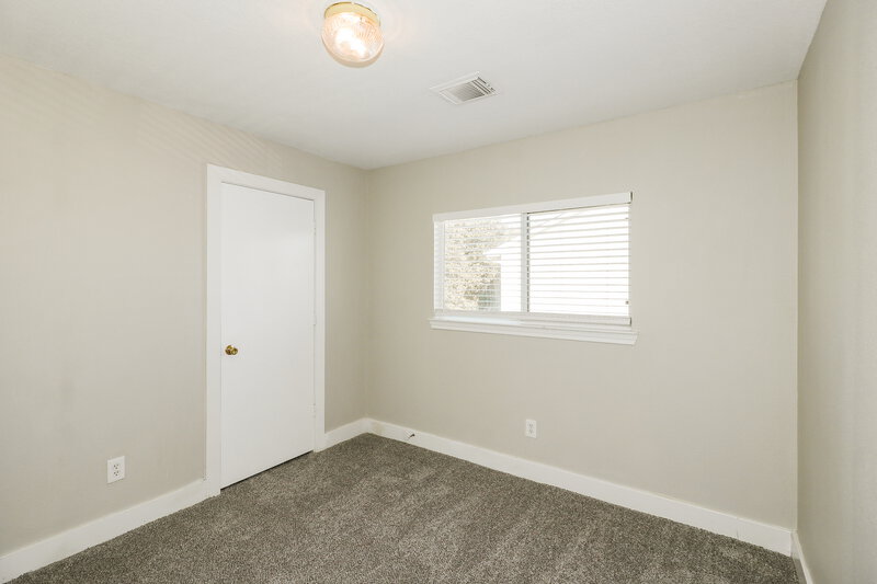 1,690/Mo, 19863 Hidden Shadow Ln Cypress, TX 77433 Bedroom View