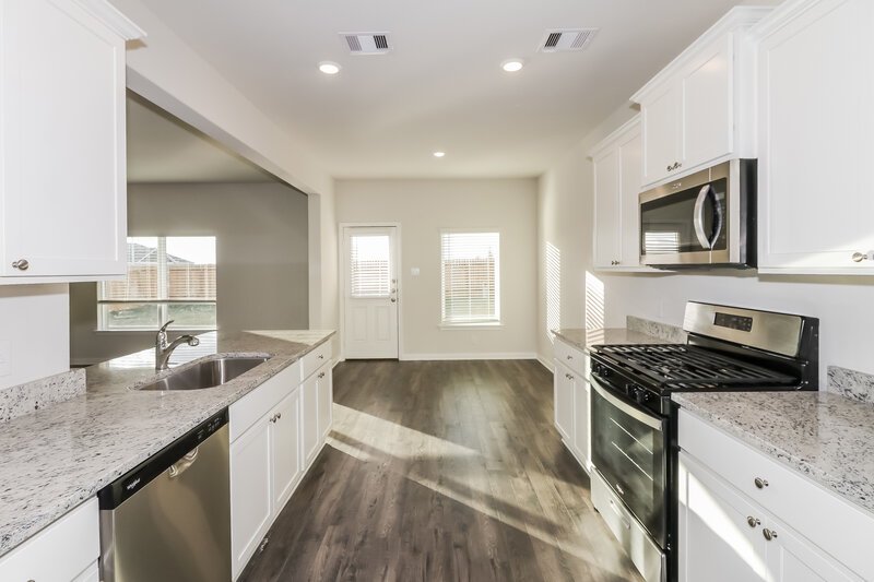 2,275/Mo, 441 Sunny Highlands Dr Katy, TX 77493 Kitchen View 2