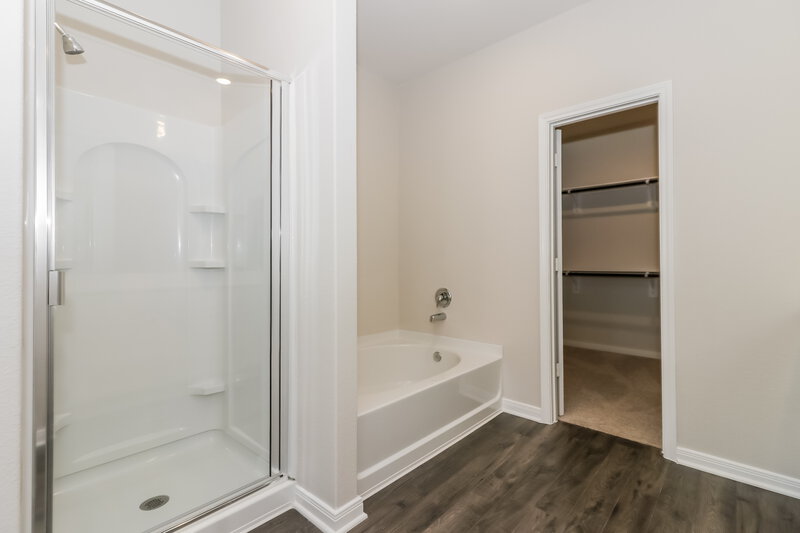 2,275/Mo, 441 Sunny Highlands Dr Katy, TX 77493 Main Bathroom View