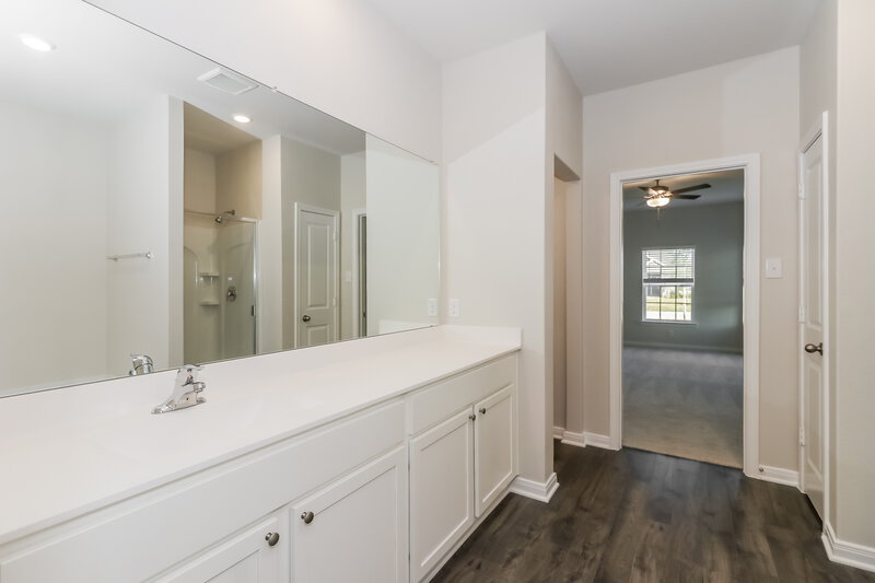 2,275/Mo, 441 Sunny Highlands Dr Katy, TX 77493 Main Bathroom View 2